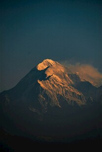 壮丽雪山日出美景
