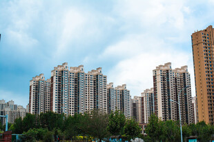 城市高楼林立的住宅区