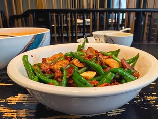 美味青椒炒肉诱人呈现