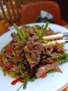 香辣爽口牛肉凉拌菜