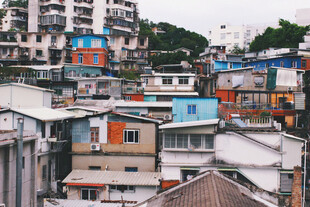 多彩错落的城市民居景观