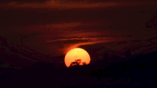 夕阳西下的壮丽景象