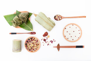 端午食材与包粽工具展示