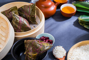 传统美味粽子及制作食材