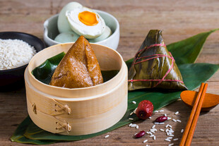 传统美味粽子及搭配食材
