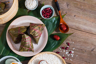 传统美味粽子及制作食材