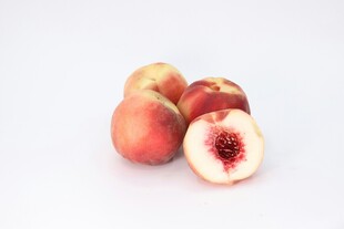 新鲜水蜜桃 色泽诱人