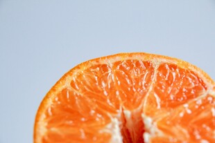 切开的新鲜橙子果肉