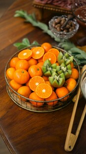 玻璃碗中的新鲜金桔