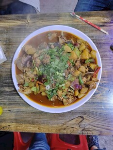 美味鲜香的特色鸡肉煲