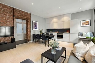 现代简约风格温馨客厅空间