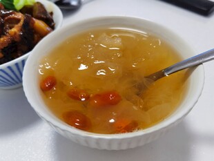 枸杞银耳羹
