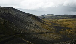 广袤山野间的壮丽风光
