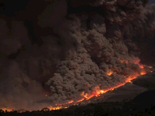 火山喷发的壮观景象
