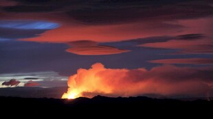 火山喷发时的壮丽天空