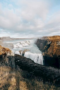 壮观冰岛瀑布自然美景