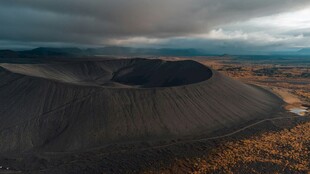 壮丽火山地貌景观