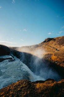 壮丽冰岛瀑布景观