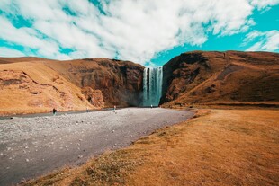 壮丽瀑布自然景观