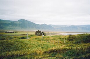 草原上的孤独小屋