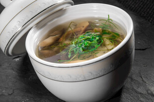 滋补菌汤 营养美味