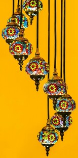 多彩民族风吊灯悬挂