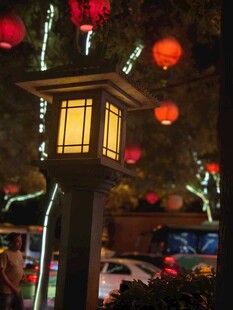 夜晚中式灯笼装饰景观