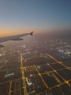 高空俯瞰城市璀璨夜景