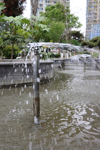 城市中的精致喷泉景观