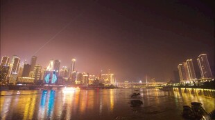 城市璀璨夜景河畔风光