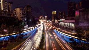 城市夜景车流灯光璀璨