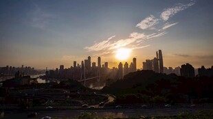 城市日出天际线美景