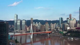 重庆城市天际线与跨江大桥