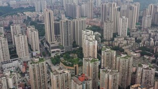 俯瞰繁华都市建筑群