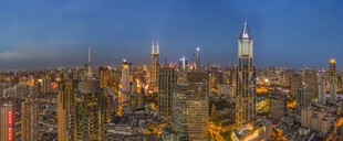 繁华都市夜景俯瞰
