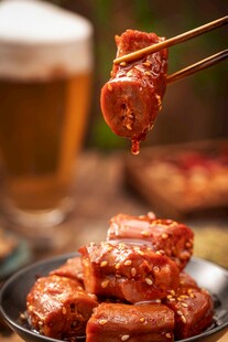 美味烤肉搭配爽口啤酒