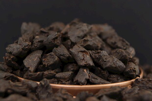 茶化石 普洱红茶 碎银子