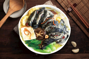 乌鸡汤 海鲜炖汤