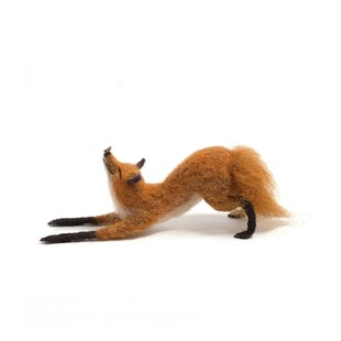 趴着的仿真狐狸摆件