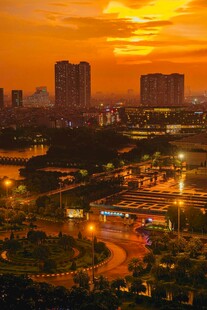 城市黄昏美景俯瞰图