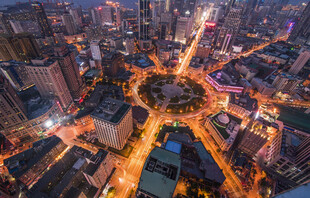 繁华都市夜景俯瞰