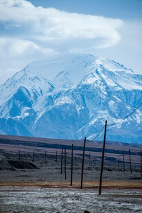 雪山旷野风景
