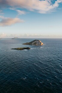海上孤岛美景