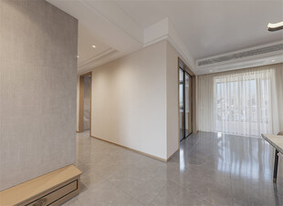 简约空旷的室内走廊空间