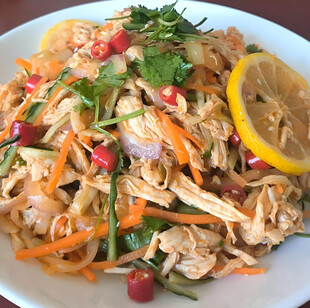 柠檬虾仁蔬菜凉拌面