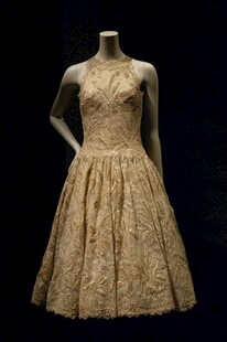 复古蕾丝连衣裙展示