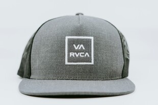 灰色简约风帽子