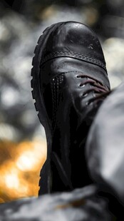 户外徒步鞋特写