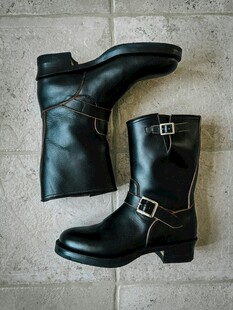 黑色搭扣短靴展示