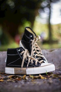 复古风高帮帆布鞋特写